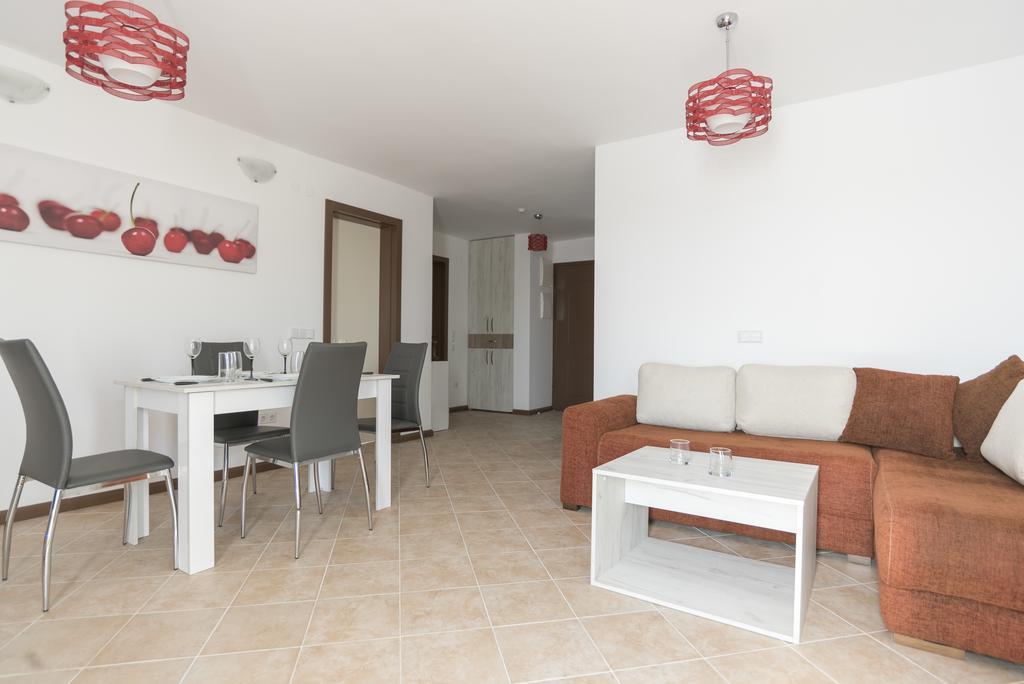 Oasis Resort & Spa Cozy Apartments Lozenets ภายนอก รูปภาพ
